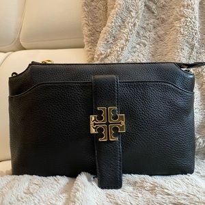 Authentic Black Tory Burch Clutch- gently used!
